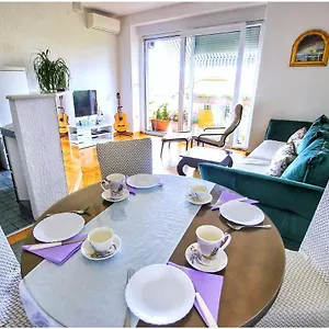 https://apartment-balcony.splithotels.org